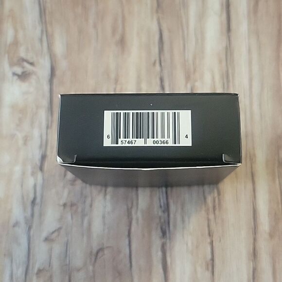 Laritzy Cream Highlighter in Virtue - Picture 5 of 8